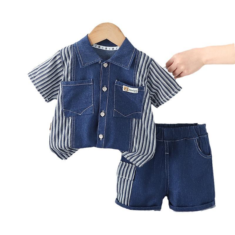 Boys' Vertical Stripe Bear Pocket Short Sleeve Set - Casual Two-Piece Summer Outfit