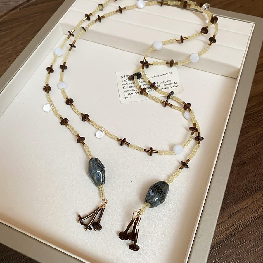 Turquoise Oval Beaded Necklace – Ethnic, Colorful, Retro Clavicle Chain for Women.