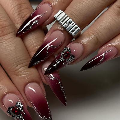 24 kusů Evropa a Spojené státy nosí dlouhé špičaté umělé nehty Spice Girl Flash Diamond Dark Postupná změna nehtové záplaty