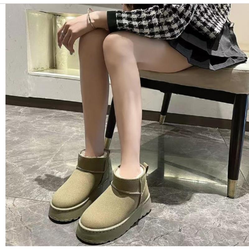 Thick Soled Short Sleeved Snow Boots for Women In Winter Versatile with Thick Fleece and Anti Slip Warm Cotton Shoes