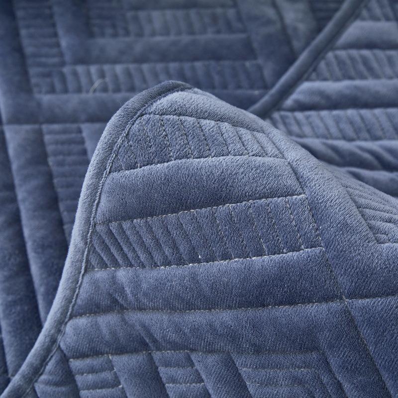 Плюшевый чехол для дивана в скандинавском стиле — фото 6