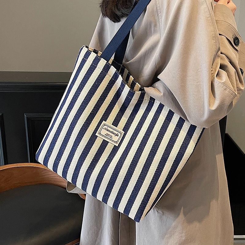 New Women's Tote Bag, Large Capacity Casual Shoulder Handbag, Simple Commuter Bag for Daily Work and Shopping CLE