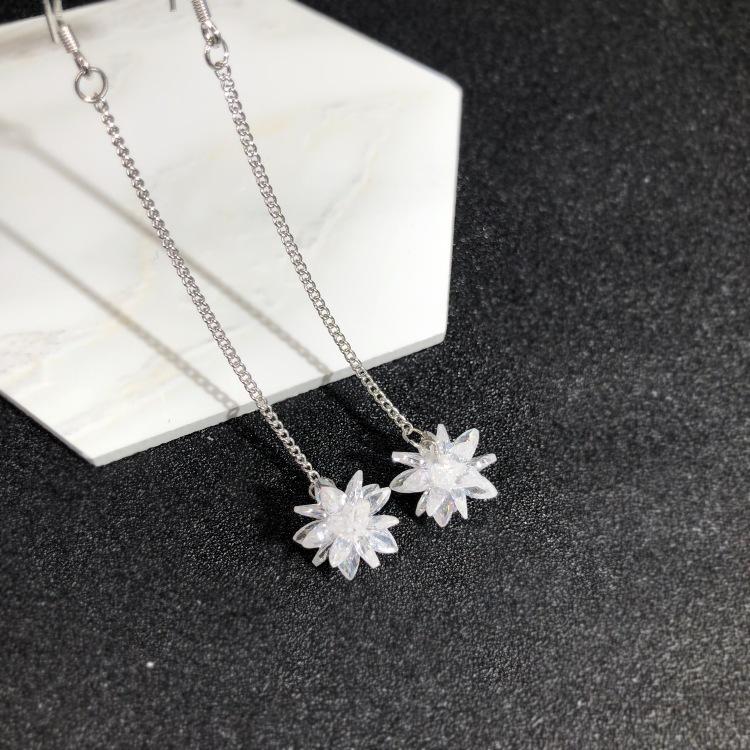 Austrian super flash crystal earrings, stud earrings, niche high-end temperament earrings, long simple earrings, 925 silver needles.