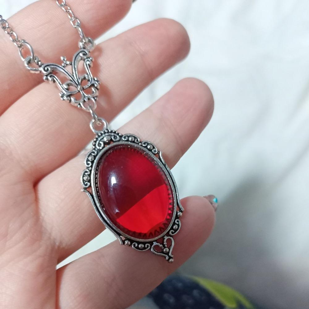 Gothic Retro Blood-red Black Stone Oval Glass Pendant Necklace for Women Hallowmas Party Charm Fashion Jewelry Accessories Gifts