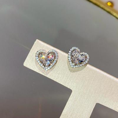 Huitan Heart Shaped Cubic Zirconia Stud Earrings for Women Temperament Love Earrings Wedding Luxury Fashion Lady's Ear Jewelry