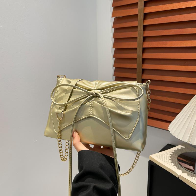 Beautiful casual large-capacity tote bag spring new versatile commuter simple shoulder messenger bag women