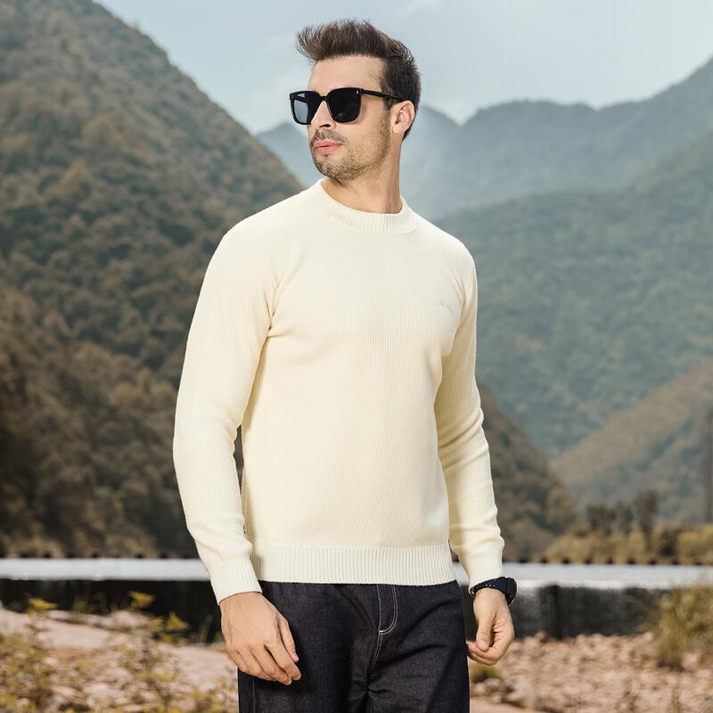 JEEP Men's Embroidered Chenille Fleece Round Neck Knit Sweater