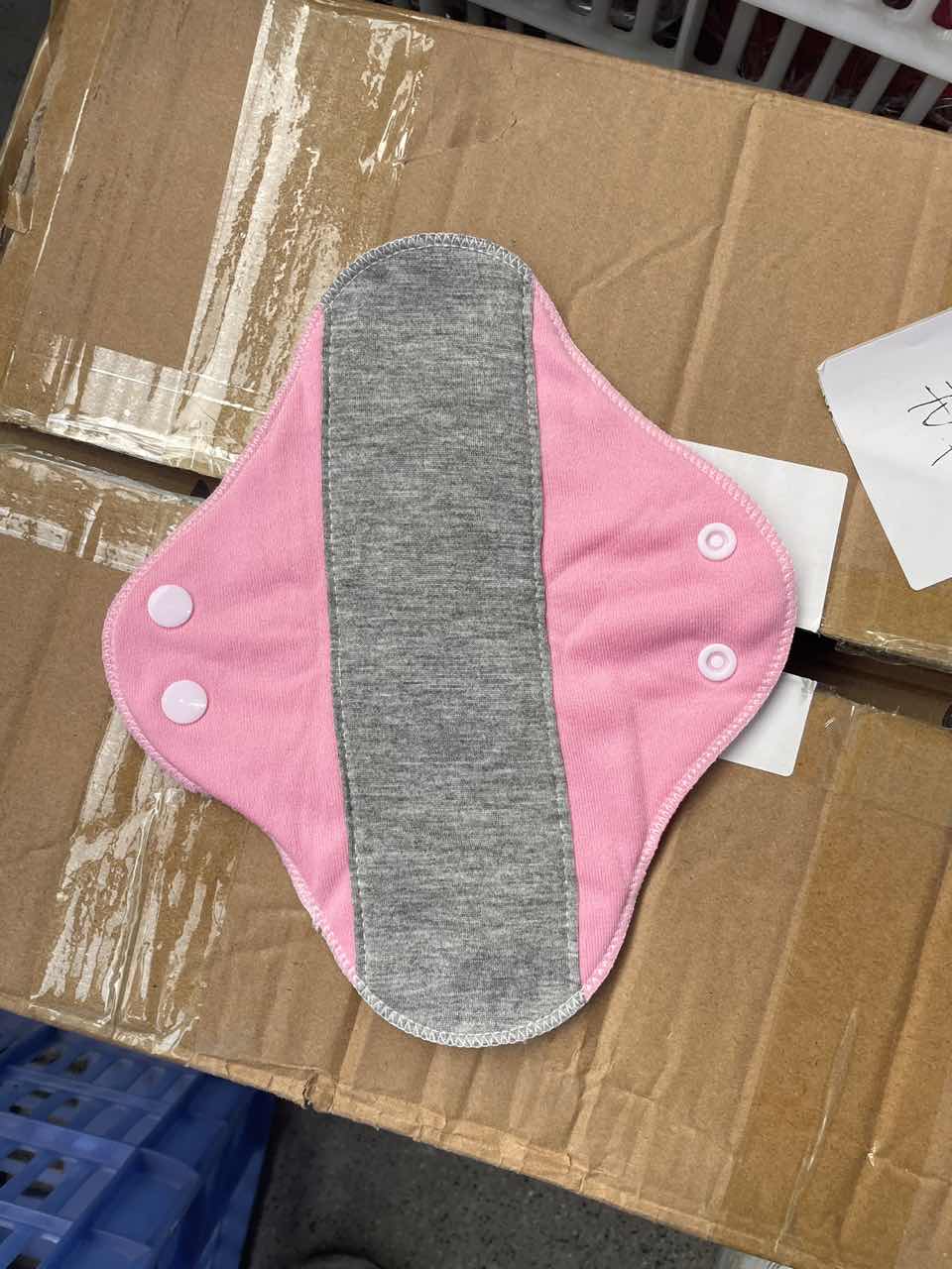 

Reusable Soft Panty Liner Washable Breathable Absorbent Cloth Pad with Snap Buttons for Secure Fit and Comfortable Daily Use One Size розовый