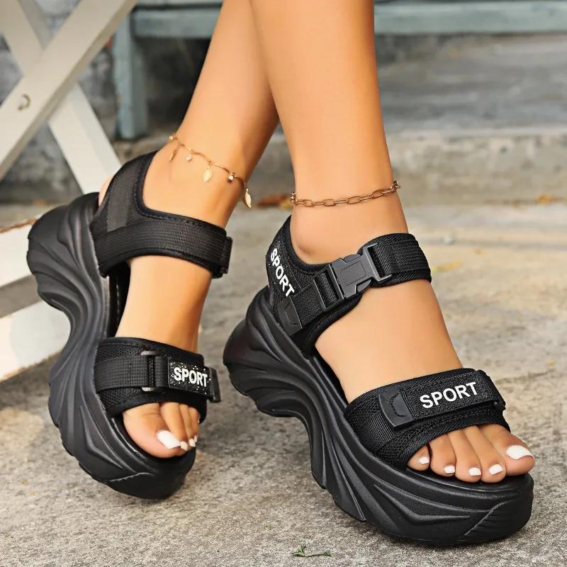 Modeschuhe für Damen 2024 Neue Sandalen mit Schnallenriemen für Damen Mode Mesh Casual Sandalen Damen Heißer Verkauf Peep Toe Plateau Sandalen