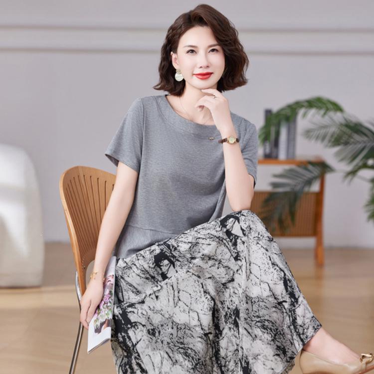 Elegant Summer Midi Dress for Moms - Short Sleeve, Age-Reducing Style for Middle-Aged and Elderly Women.