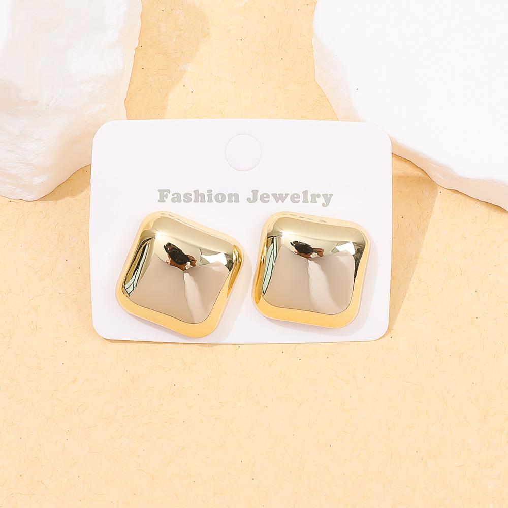 European and American retro high-end acrylic gold-plated stud earrings, electroplating personalized fashion women's stud earrings set