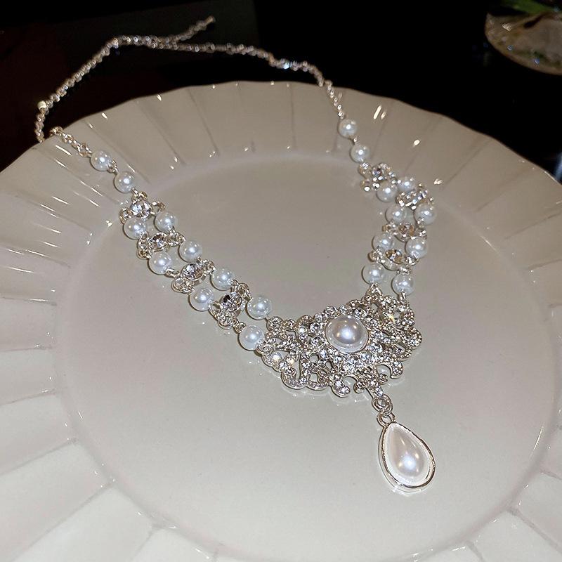 French Inlaid Diamond Pearl Flower Necklace: Elegant Light Luxury, Versatile Clavicle Chain, High-End Jewelry