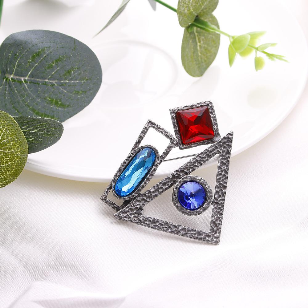 

SKEDS Exquisite Women Girls Irregular Rhinestone Brooches Pins Fashion Elegant Crystal Shiny Boutique Suit Office Jewelry Badges