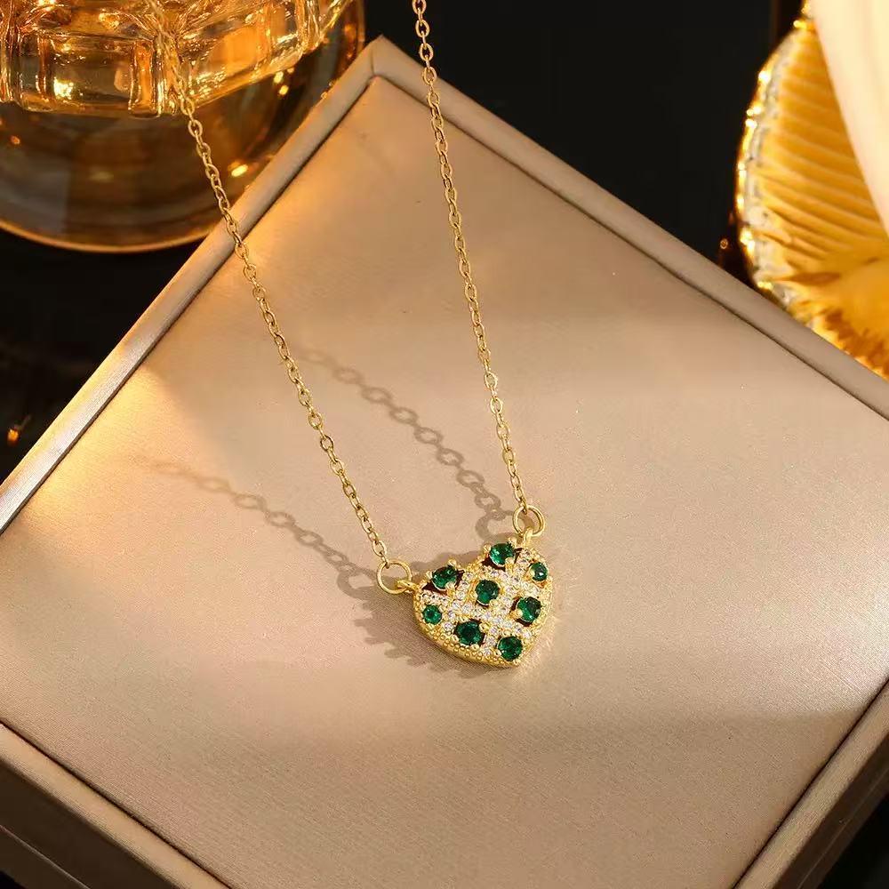 Retro INS Style Multicolor Zircon French Peach Heart Necklace with Diamonds and Titanium Stainless Steel