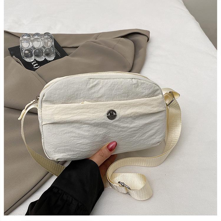 

Простая сумка-мессенджер Новая женская сумка через плечо Тренд для шопинга 2025 Маленькая квадратная сумка Модная повседневная тканевая сумка белый