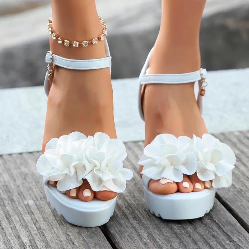 Fashion 2025 Summer Plus Size Women's Platform Sandals Outdoor Floral High Chunky Heels Buckle Strap Sandals for Versatile Party Dress
