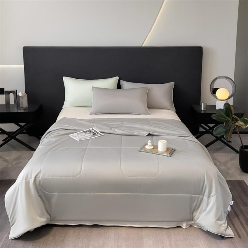 High Quality Cooling Comforter, Cold Touch Fabric Absorbs Body Heat, Soft Air Condition Blanket, Smooth Lightweight Summer Quilt