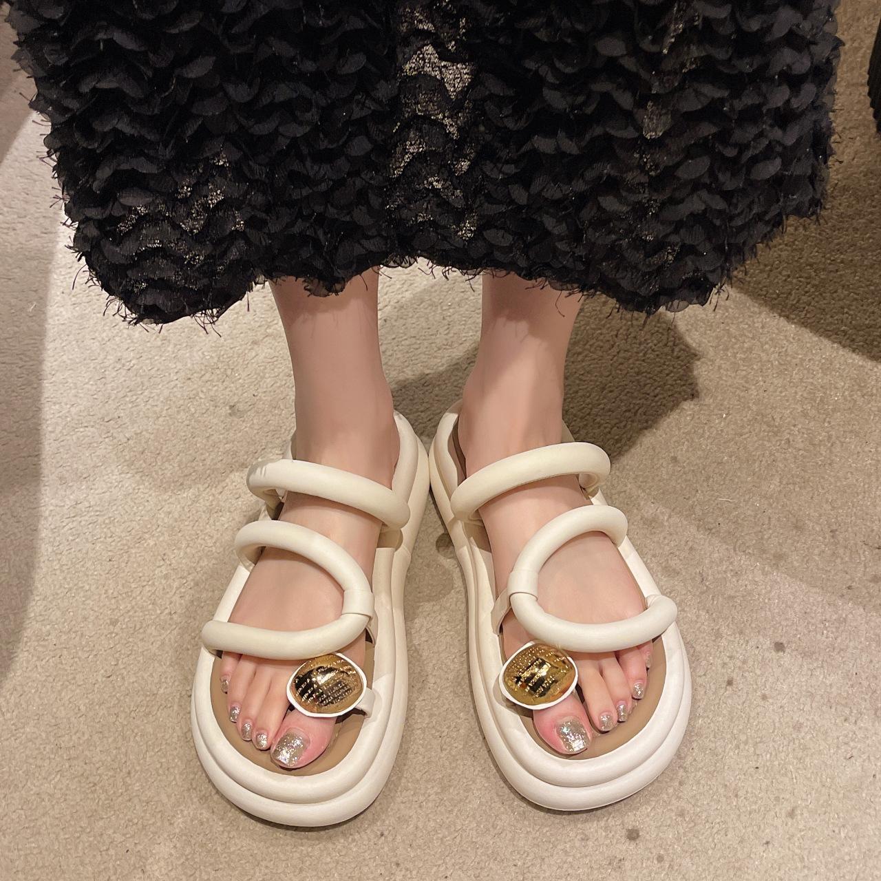 

Женские летние вечерние босоножки на большом каблуке 35