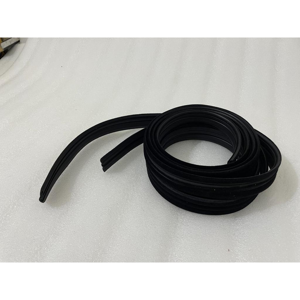 Suzuki SJ410 SJ 413 Τσιμούχα Πόρτας Μπροστινού Παραθύρου Λάστιχο Στεγανοποίησης Δεξιά Αριστερή Πλευρά
