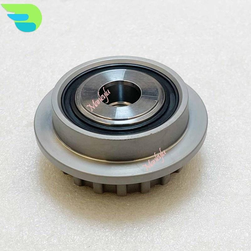 070903201C Alternator Clutch Pulley For VW Touarge Multivan T5 Transporter 2.5-5.0L 2002-2010 070903201E F-237653 070903024