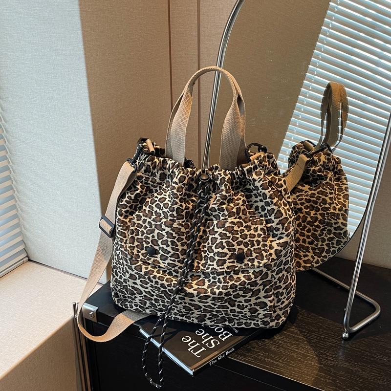 

Leopard large-capacity fashion leopard print bag women s new autumn and winter casual tote bag shoulder messenger bag хаки