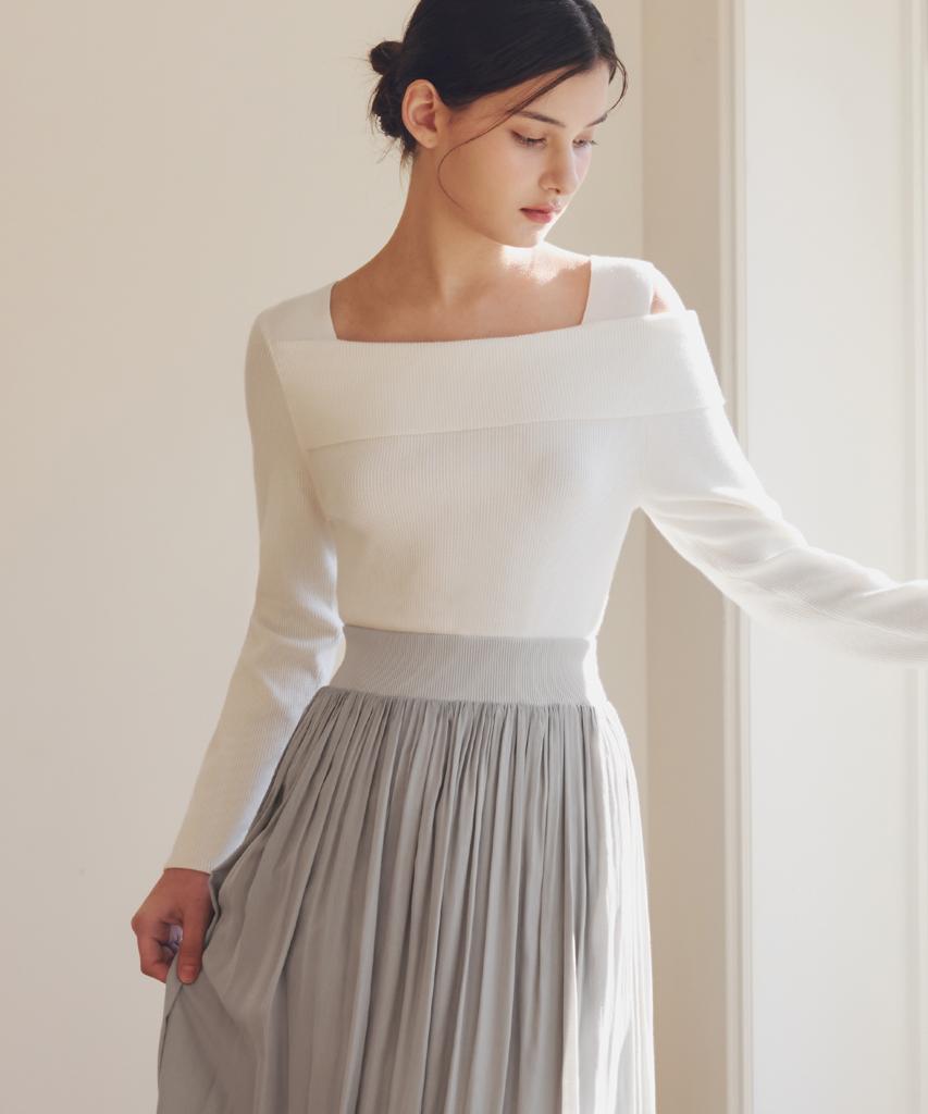 ZEROSTREET [4 Colors] Light Asymmetrical Off-Shoulder Sweater
