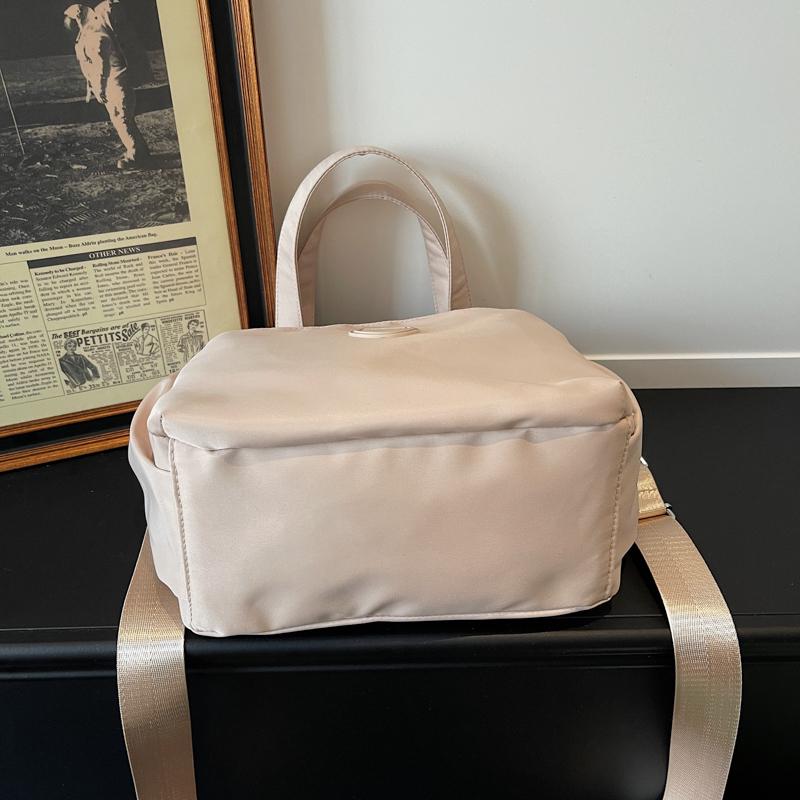 Lightweight Large Capacity Shoulder Bag Women's Waterproof Nylon Tote Bag