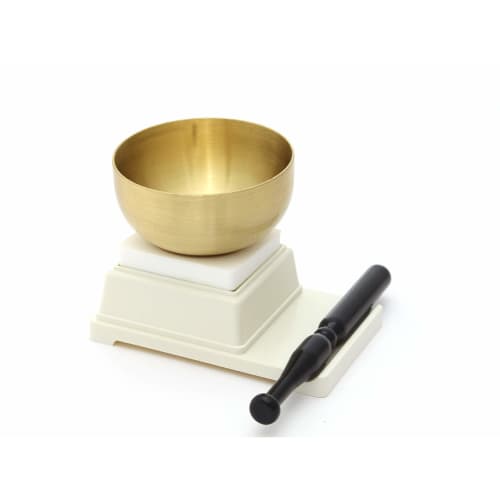 This 7-piece Buddhist Altar Set Features the Takayasu On Sound of a Rust-proof Bell, Water Container, Rice Container, Tray, Vase, Shikimi (sacred Ston