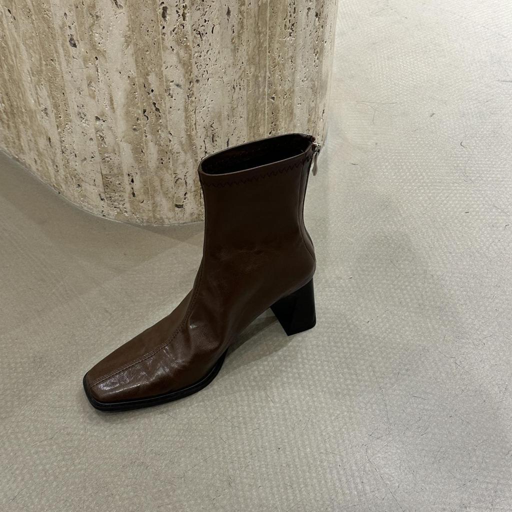 Soft leather brown round head short boots women's high heel thick heel rear zipper 2025 new winter Korean version elastic thin boots
