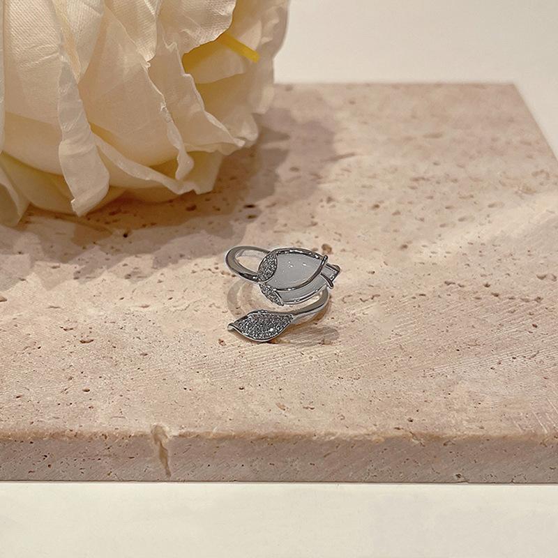 Fashion Personality Niche Design Premium Sense Tulip Female Summer Tide Ring Hypoallergenic Casual Everyday Dainty Minimalist Size Adjustable Ring