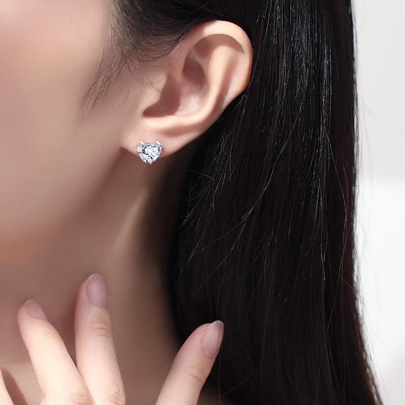 Super Flash Love Ins Cold Wind Stud Earrings Female Girlfriend Earrings Korean Fashion Light Luxury Niche Earrings