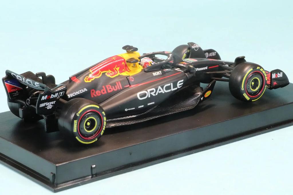 Kyosho BURAGO 1/43 Oracle Red Bull Racing RB21 2025 Bahrain GP No. 1 (Includes Driver) Ready-to-Run Model BUR38234V