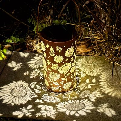 1pc Sunflower Solar Lanterns - Outdoor Garden Lights With LED Table Lamps For Courtyards, Lawns, And Aisles