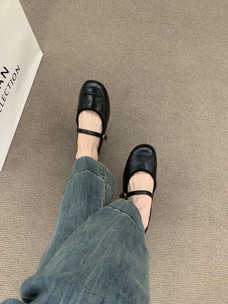 Vintage Versatile Evening Breeze One-Word Buckle with Round Head Mary Jane Shoes Commuter Small Brown Leather Shoes Ballet Shoes.