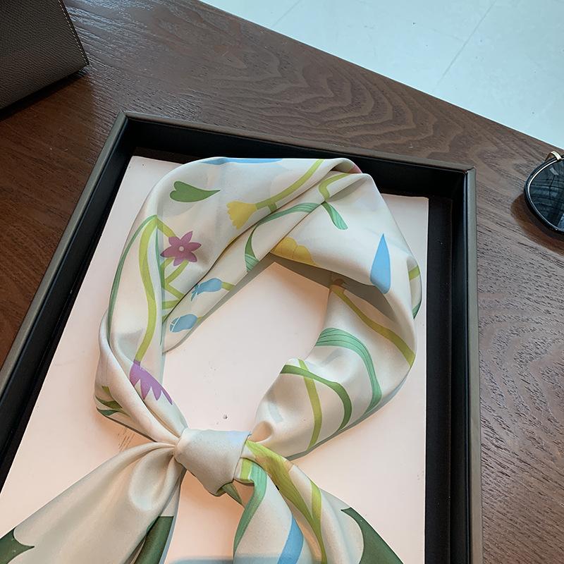 Small square scarf silk scarf women's spring, autumn and winter professional flight attendant flight attendant neck decoration square square scarf