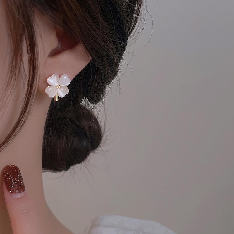 S925 Silver Flower Stud Earrings: 2023 Trendy High-End Minimalist Light Luxury Design for Women