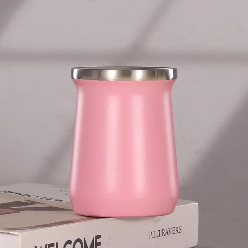 Ein doppelwandiger 8oz Isolierbecher aus Edelstahl 304 mit einem schlichten europäischen Stil, geeignet für zu Hause und auf Reisen