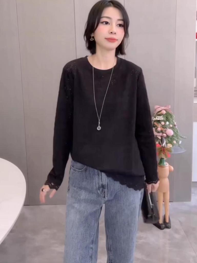 2025 Korean Winter Lace Crochet Knit Pullover: Women's Loose & Stylish Design Top