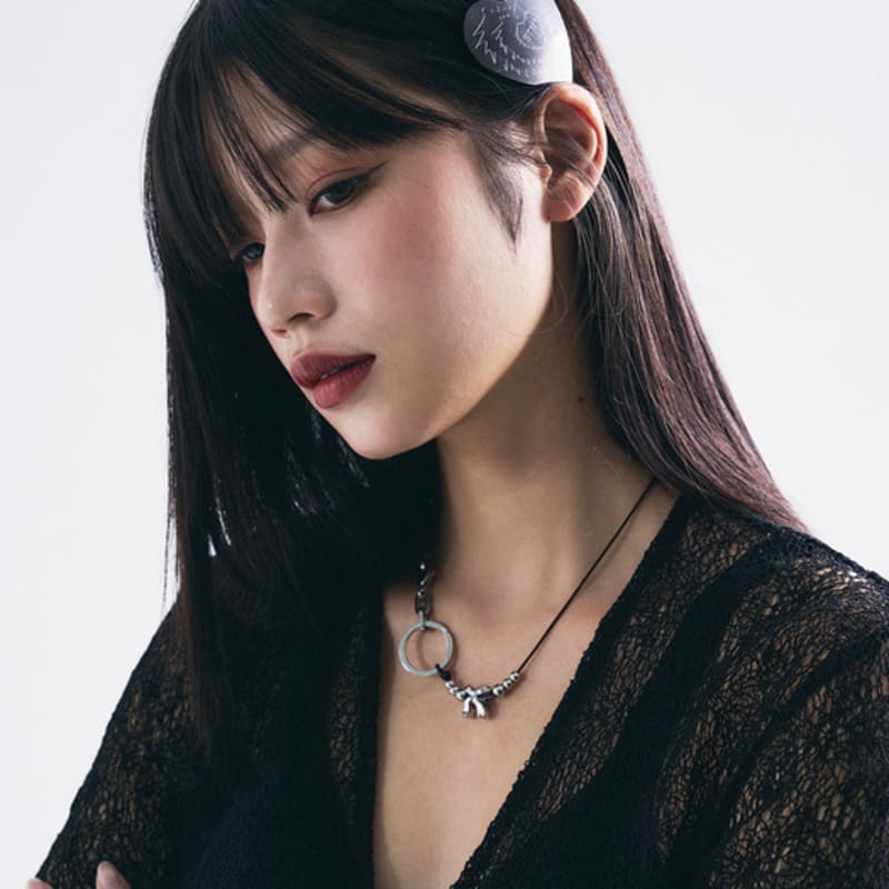 SENTIMENTS NO.439 [BLACK] HEART SHIELD HAIR Pin