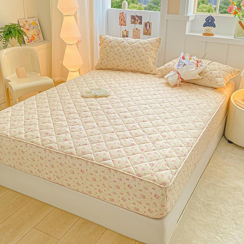 Cotton Quilted Fitted Sheet Cover, New All-season Mattress Protector, Dust Cover, All-inclusive Sheet That Does Not Shift
