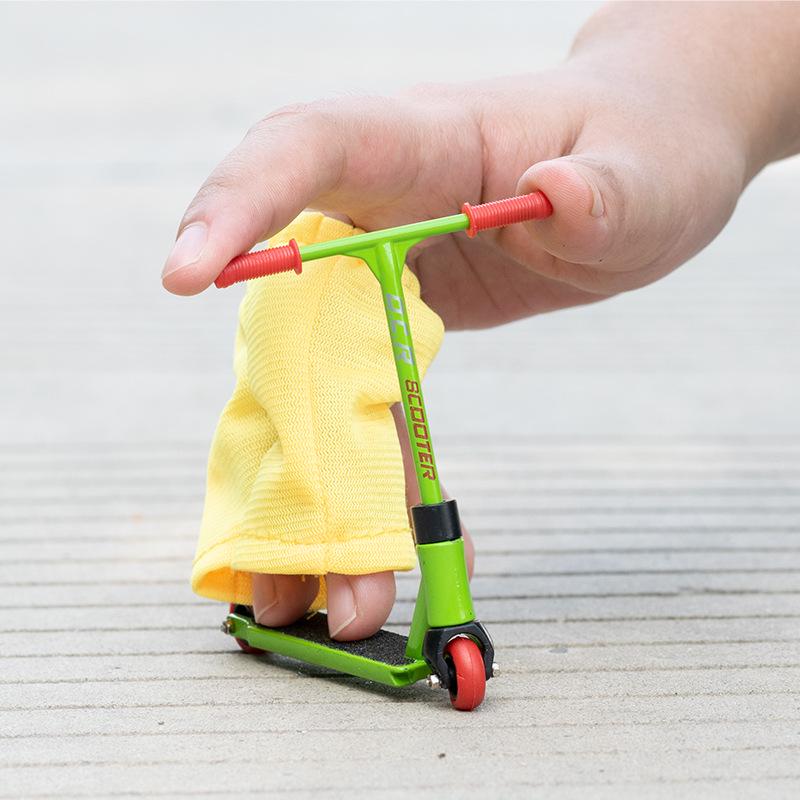 Alloy Finger Scooter and Skateboard Cross-Border Toy Set