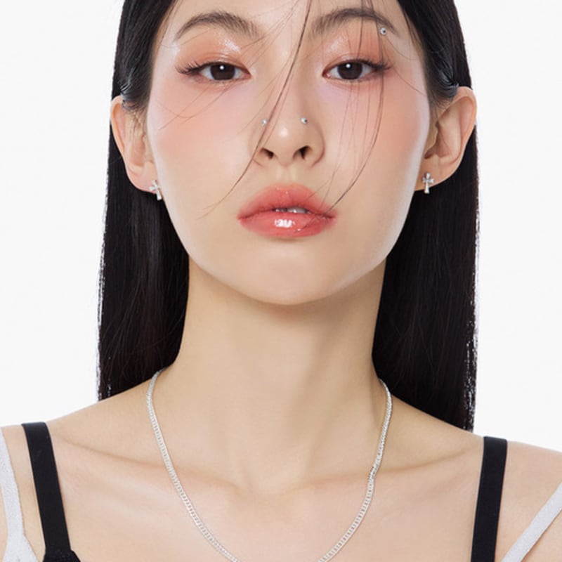 NIMBUS SHINE CROSS STUD EARRINGS (S)