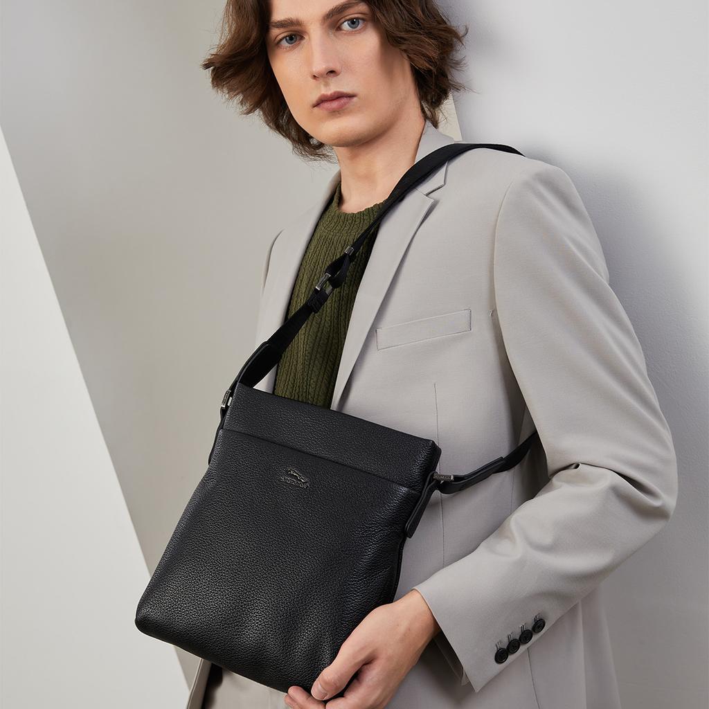 New JAGUAR Cow Leather Shoulder Bag Men's Black JX1T1220171101