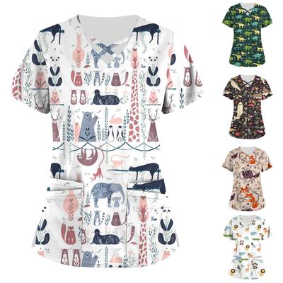 Uniforme de travail imprimé mignon grande taille, hauts pour femmes, col en v croisé, manches courtes, T-Shirts amusants, vêtements de travail, t-shirt avec poches