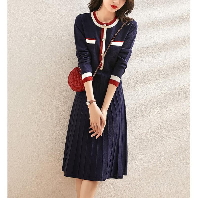 New Autumn Style Small Fragrance Style Knitted Waist-hugging Pleated Black Skirt Versatile Retro Base Dress