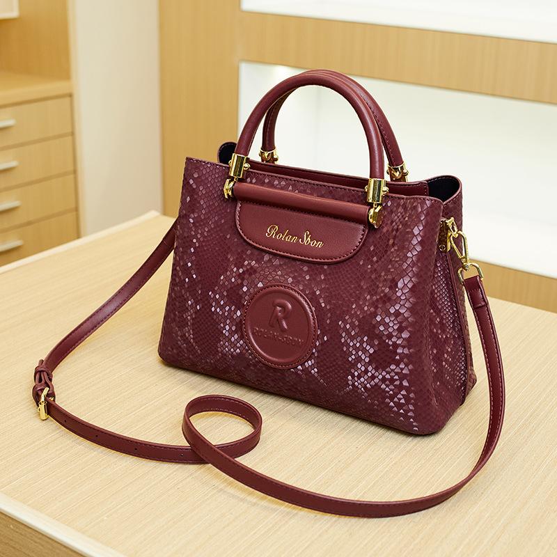 Commuter Large-capacity Tote Bag Fashionable and Retro Hand-held Shoulder Bag