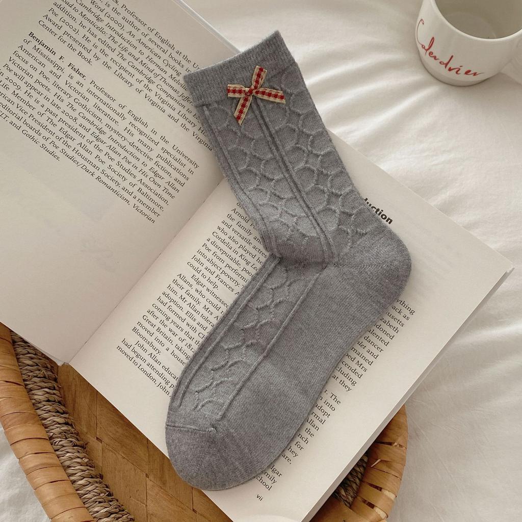 Ladies Spring and Autumn Cartoon Cute Polka Dot Embroidered Bow In Cylinder Pile Pile Socks