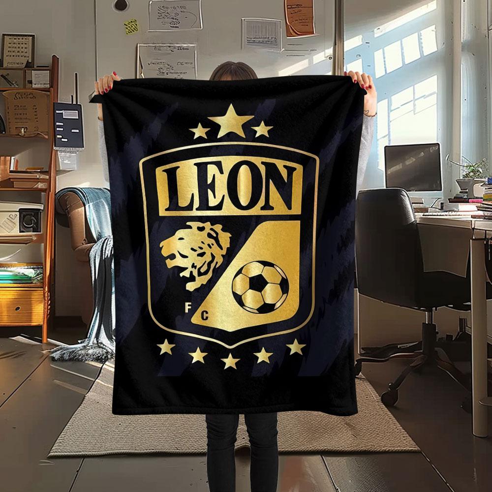 1PC Club León Football Club Patterned Flannel Blanket Suitable For All Seasons for Home Decor Warmth and Comfort Gifts Holiday Present