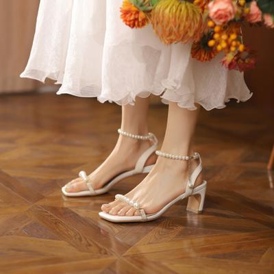 2024 Neue Feenwind-Perlensandalen Koreanische Version Sommer Dicke High-Heel Schnalle Quadratische Open-Toe Damen Sandalen Open-Toe Schuhe