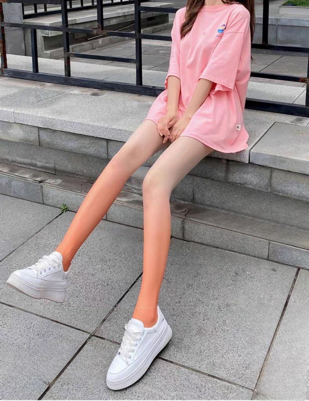 

Женские ультратонкие шелковые чулки с градиентной расцветкой: Сексуальные, устойчивые к зацепкам и стрелкам колготки черного, белого и серого цветов. Regular